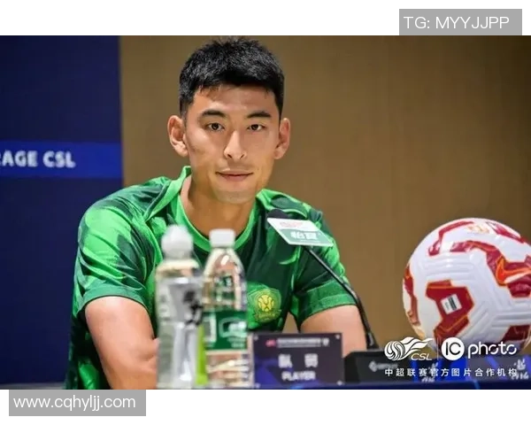 上海黑人足球明星因伤缺席比赛球迷为其送上祝福与支持